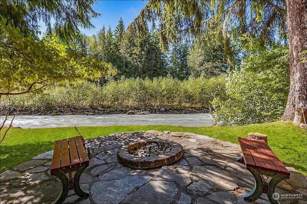 New: Steps From White River Near Mount Rainier National Park Greenwater Екстериор снимка